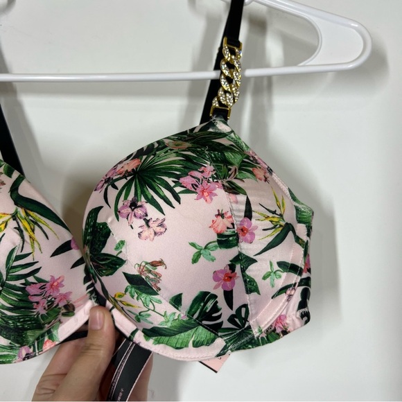 NWT FLAW Victoria’s Secret Very Sexy Plunge Push Up Bra Size 32C - Picture 6 of 14